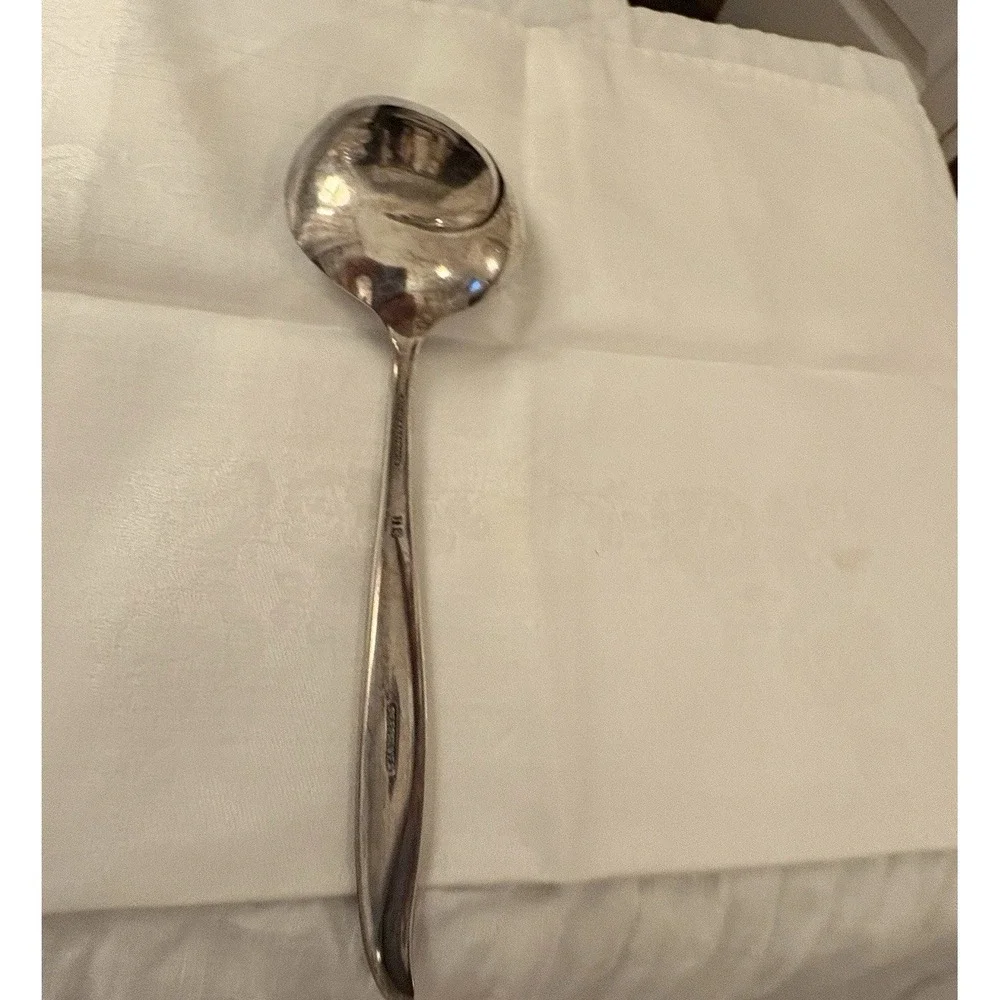 HOLMES & EDWARDS Deep Silver Serving‎ Spoon 9